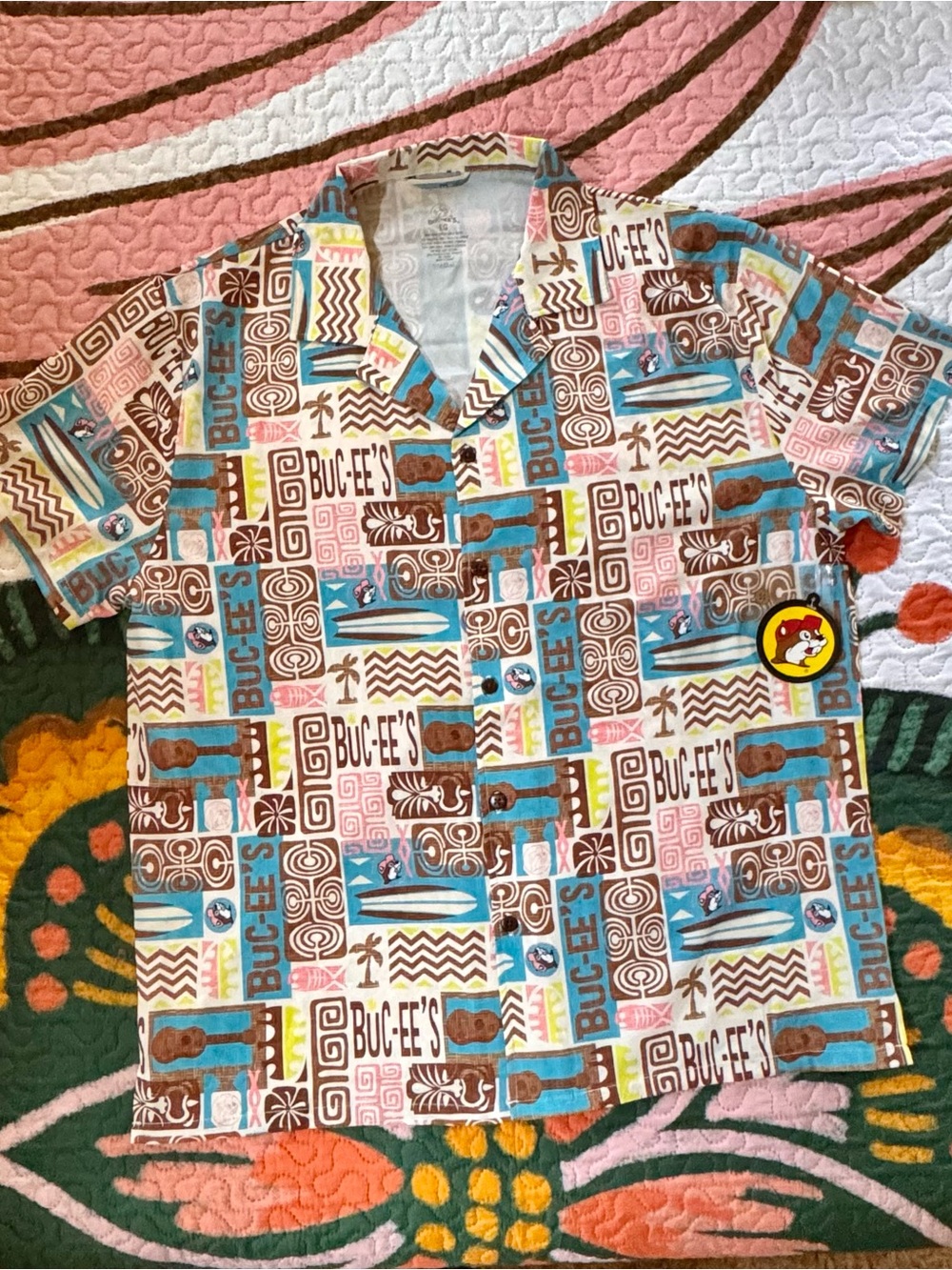 NEW Buc-ee's Men's Lrg Button-Down Shirt Tiki Hawaiian Tropical 🏝️ 🌺